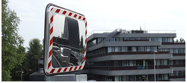 Kunststof barrier 100 (100x40x100cm) met reflectiepaneel