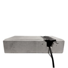 Stoeptegel met kabelgoot